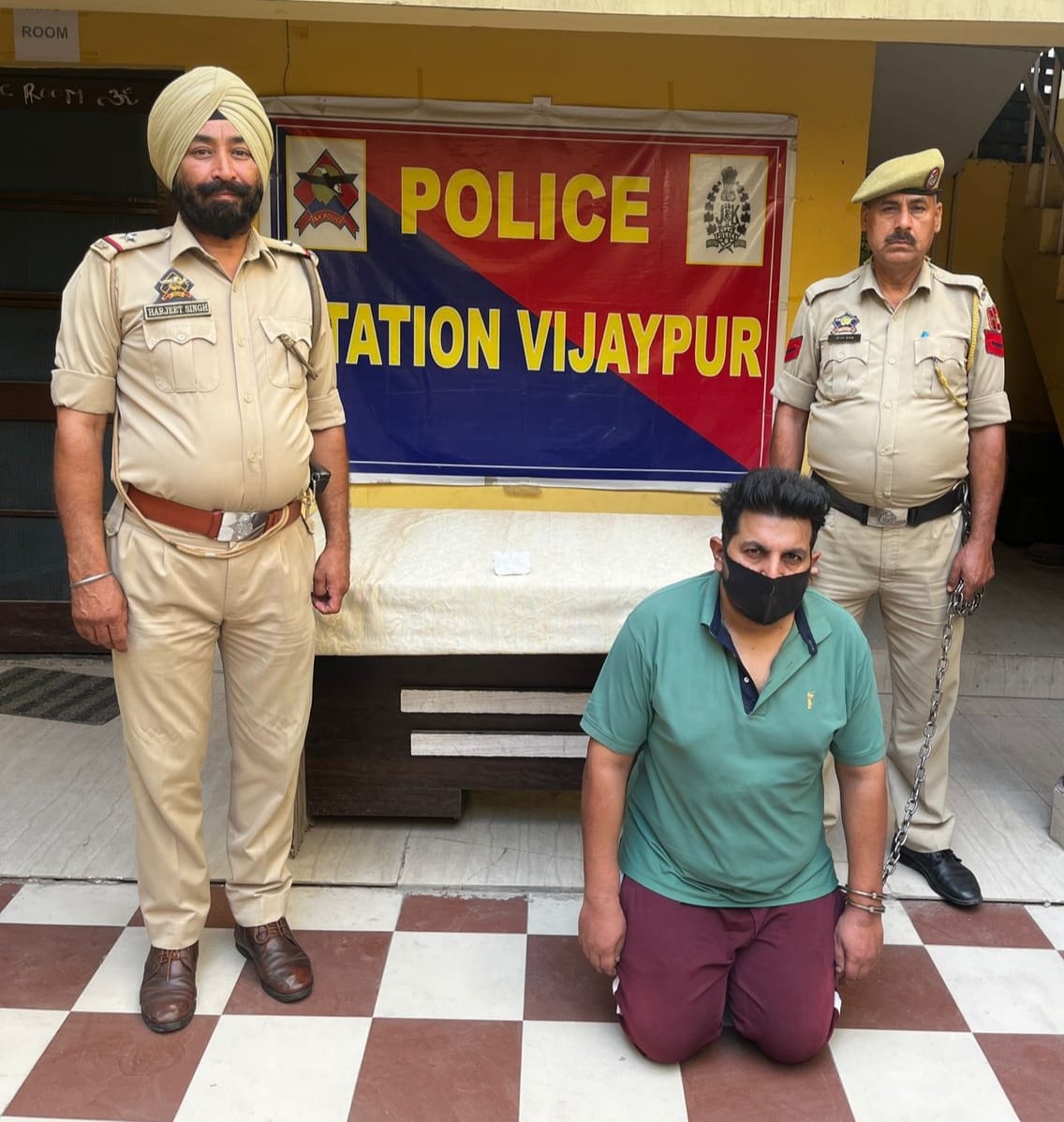 'सांबा पुलिस ने 15 ग्राम हेरोइन जैसे पदार्थ के साथ एक ड्रग तस्कर को गिरफ्तार किया'